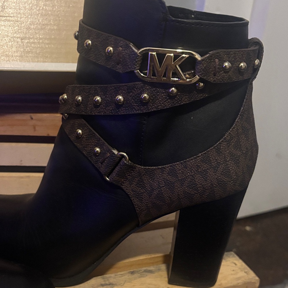 Michael Kors Black and Brown Heeled Boots - Picture 4 of 7